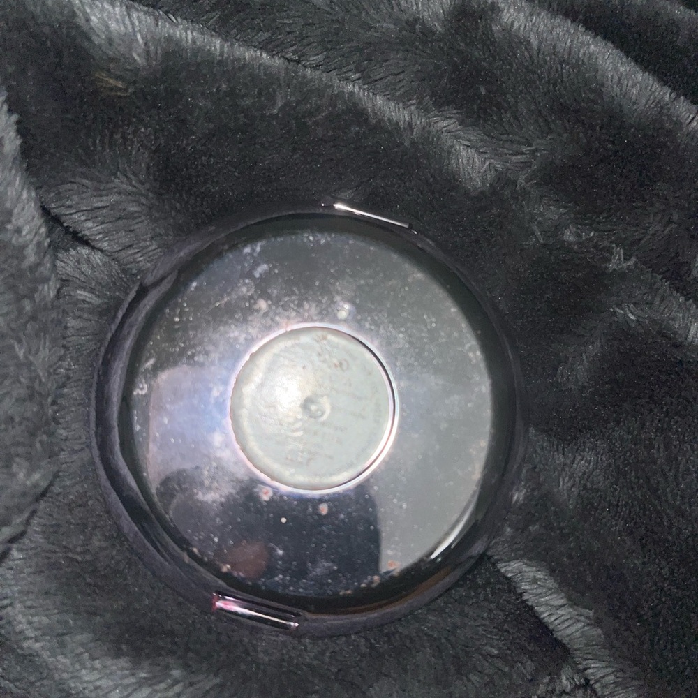 Becca Silver Compact - Picture 3 of 4